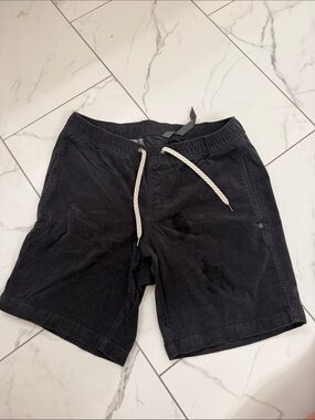 Vuori Black Athletic Drawstring Shorts with Contrast Cord